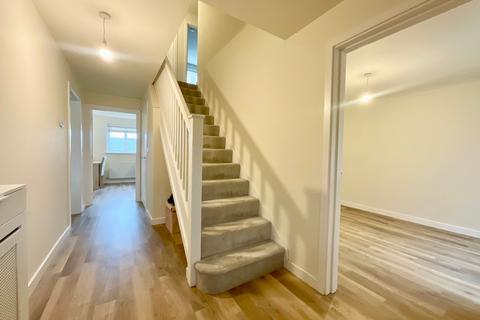 5 bedroom detached house to rent, Hughes Drive, Stone, ST15