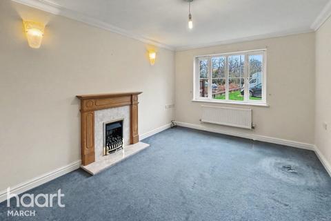 4 bedroom detached house for sale, New Road, Chatteris