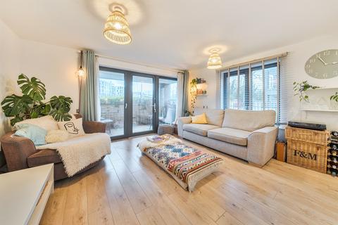 2 bedroom apartment for sale, Henry Road, London