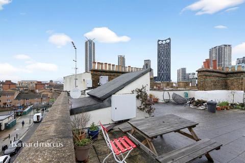 2 bedroom flat for sale, Peacock Street, London