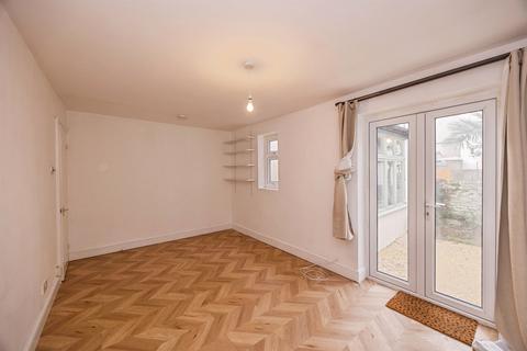 2 bedroom ground floor flat for sale, Granada Road, Southsea