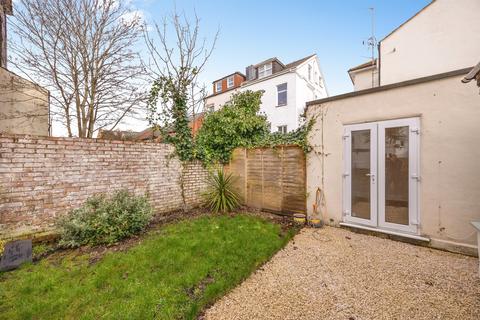 2 bedroom ground floor flat for sale, Granada Road, Southsea