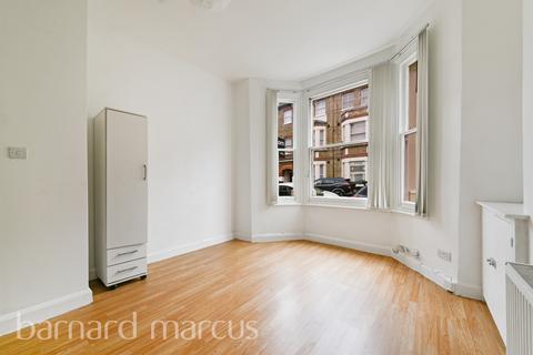 1 bedroom ground floor flat for sale, Peak Hill Gardens, London