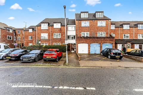 Fawcett Close, London