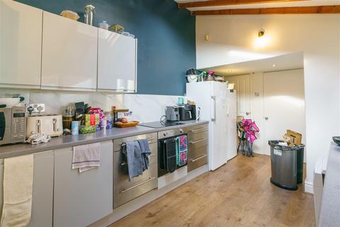 6 bedroom terraced house to rent, *£170pppw* Mistletoe Road, Newcastle Upon Tyne