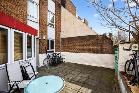 2 bedroom maisonette for sale, Andrews Walk, London