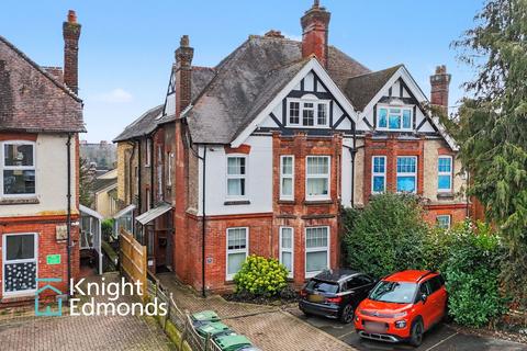 2 bedroom apartment to rent, Buckland Road, Maidstone, ME16