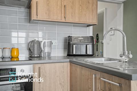 2 bedroom apartment to rent, Buckland Road, Maidstone, ME16