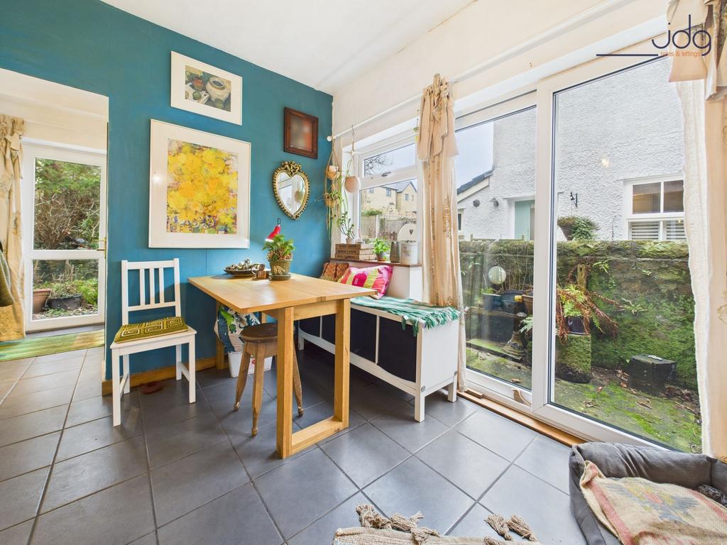 Snug/Dining Room
