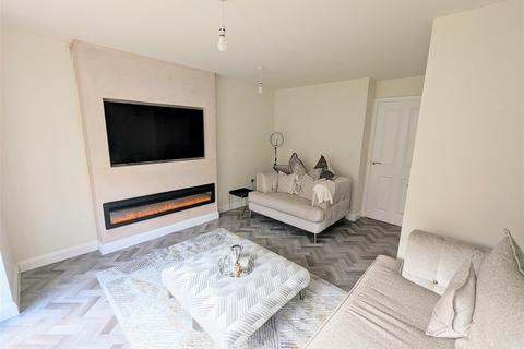 2 bedroom semi-detached house to rent, Harpswell Way, Fernwood, Newark