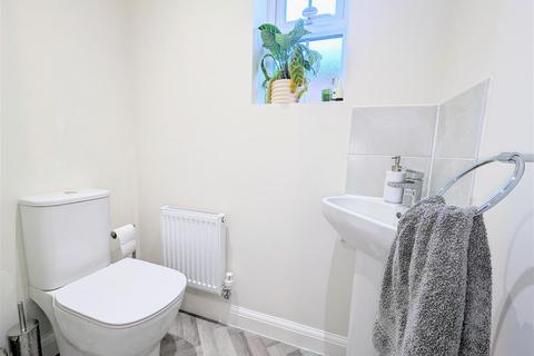 2 bedroom semi-detached house to rent, Harpswell Way, Fernwood, Newark