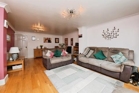 3 bedroom link detached house for sale, Brockenhurst Way, Bicknacre, Chelmsford