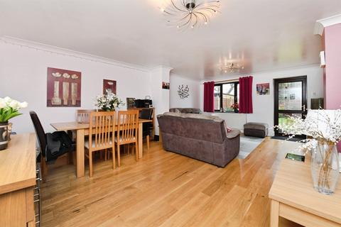3 bedroom link detached house for sale, Brockenhurst Way, Bicknacre, Chelmsford
