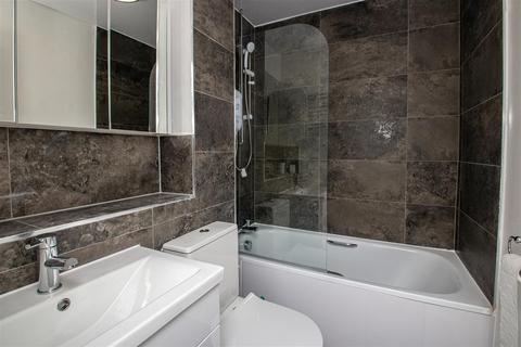 1 bedroom apartment to rent, Pettingrew Close, Milton Keynes MK7