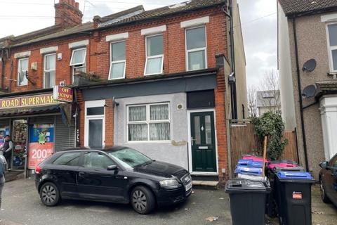 1 bedroom ground floor flat for sale, 159 North Road, Westcliff-On-Sea, Essex SS0 7AF