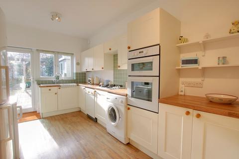 3 bedroom semi-detached bungalow for sale, SERPENTINE ROAD, FAREHAM