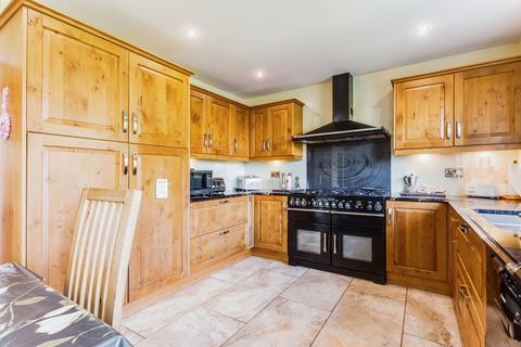 6 bedroom detached house for sale, Finkle Close, Woolley, Wakefield