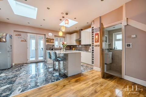 3 bedroom terraced house for sale, 11 Baron Road
