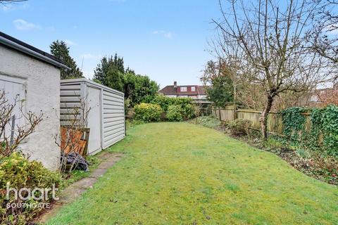 3 bedroom semi-detached house for sale, Chase Way, London