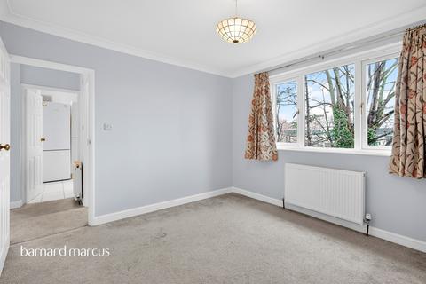 2 bedroom maisonette for sale, Shelbourne Road, London