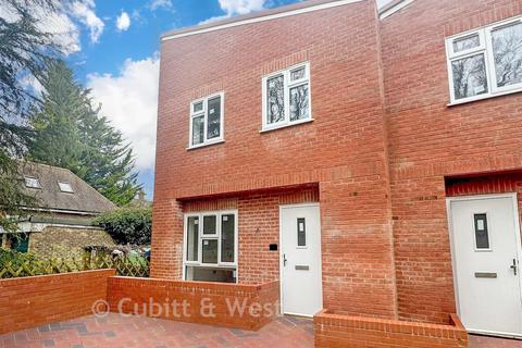 undefined, Station Approach, Whyteleafe CR3