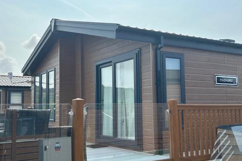 3 bedroom lodge for sale, White Cross TR8