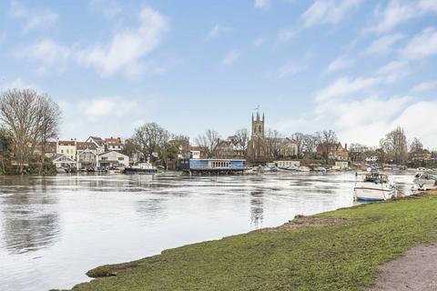 3 bedroom house for sale, Buckingham Gardens, West Molesey KT8