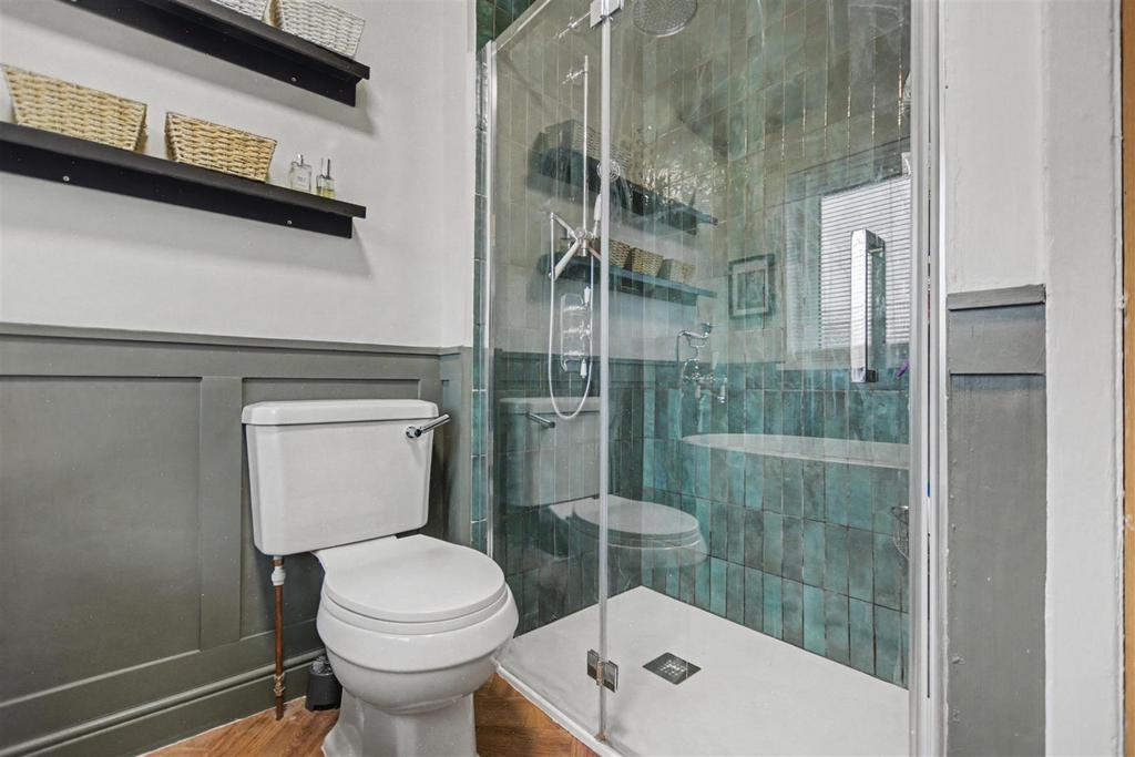 Bathroom 1.jpeg