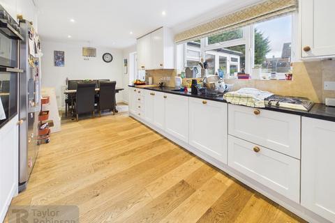 3 bedroom semi-detached house for sale, Riverside, Horley