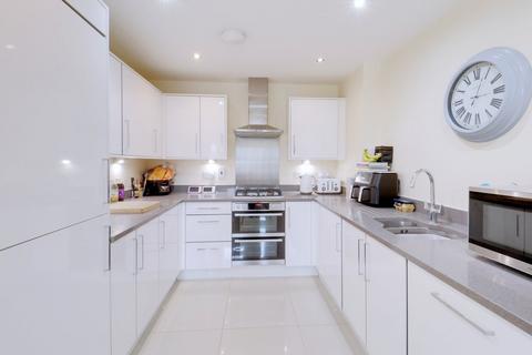undefined, Meadow Drive, Aveley RM15