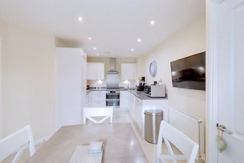 undefined, Meadow Drive, Aveley RM15