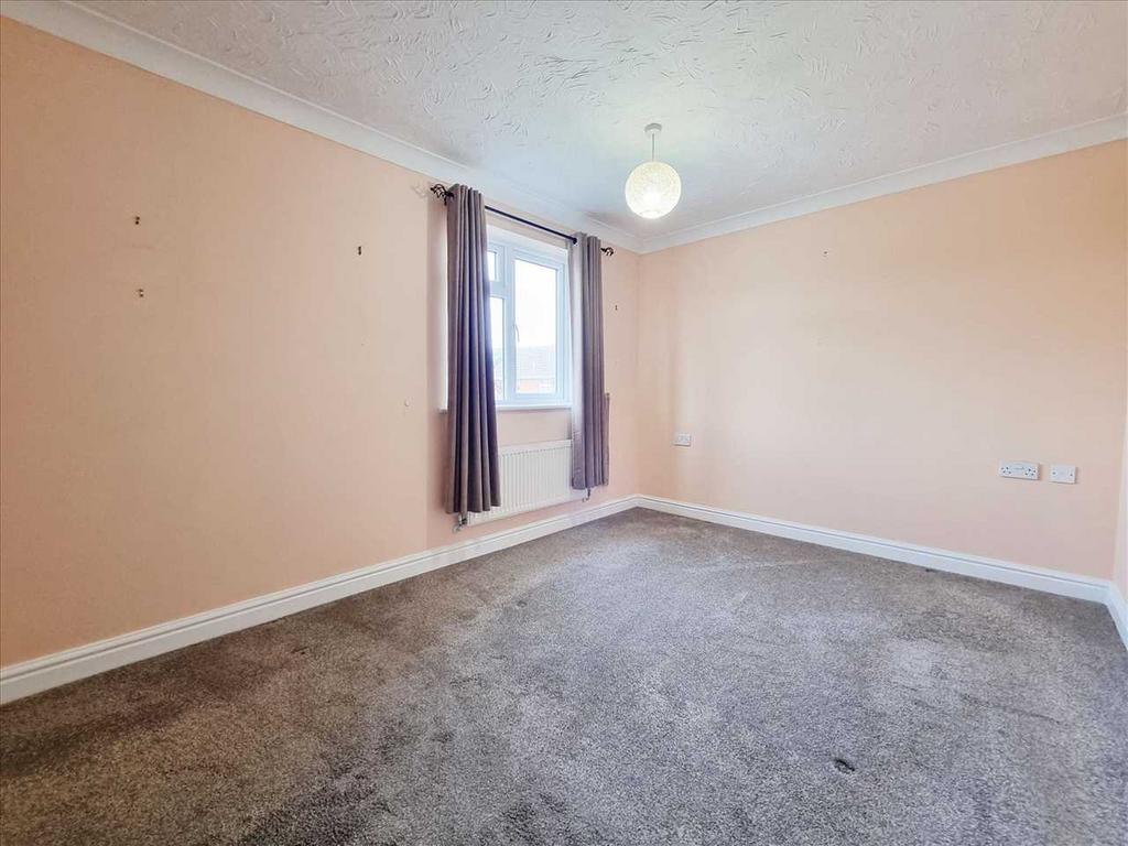 Bedroom 1: