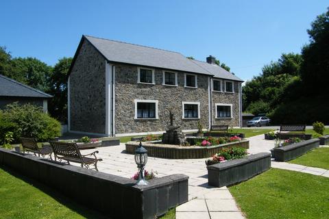 4 bedroom detached house for sale, Penrhiw Pistyll Lane, Ceredigion SA45