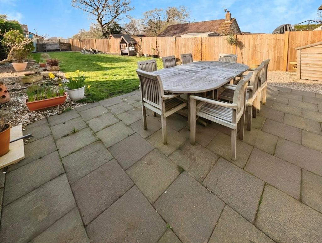 92948673-garden 20patio.jpg
