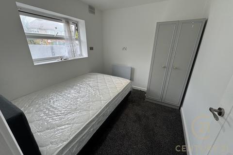2 bedroom apartment to rent, Springwell Road, HOUNSLOW TW5