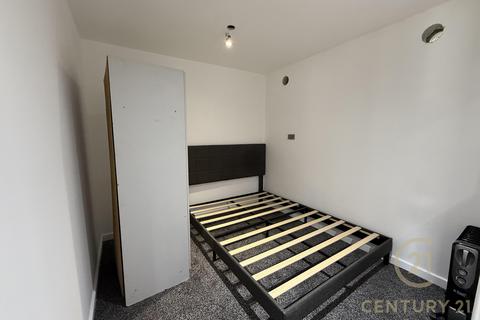2 bedroom apartment to rent, Springwell Road, HOUNSLOW TW5