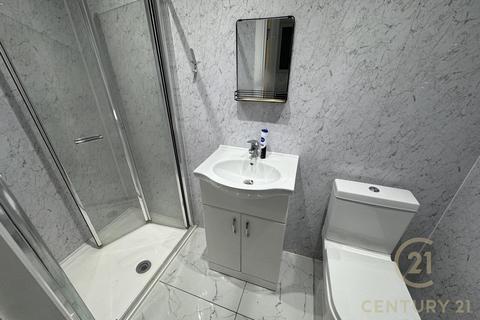 2 bedroom apartment to rent, Springwell Road, HOUNSLOW TW5