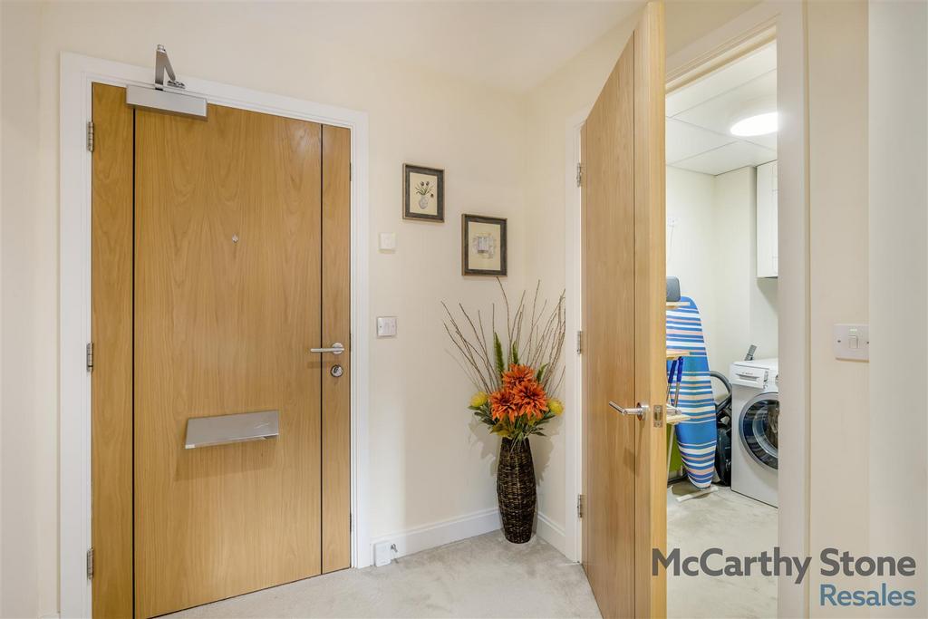 8678781-interior08.jpg