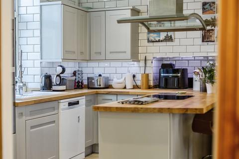 3 bedroom detached house for sale, Llwyncelyn Road, Ammanford SA18