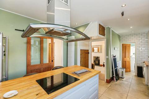 3 bedroom detached house for sale, Llwyncelyn Road, Ammanford SA18