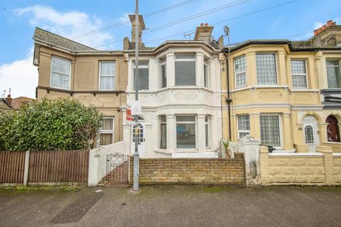 3 bedroom semi-detached house for sale, St. Andrews Road, Clacton-On-Sea