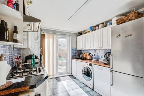 2 bedroom terraced house for sale, Ferndale Road, Swindon