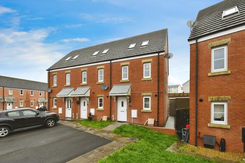3 bedroom townhouse for sale, Heol Cae Pownd, Llanelli SA14