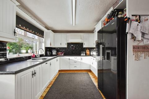 3 bedroom semi-detached house for sale, Llwynhen Road, Ammanford SA18