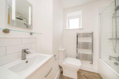 1 bedroom flat for sale, High Street, Thames Ditton KT7