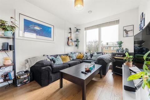 2 bedroom flat to rent, Brixton Water Lane, SW2
