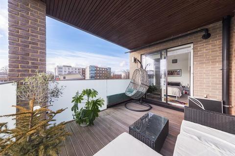 2 bedroom flat to rent, Brixton Water Lane, SW2