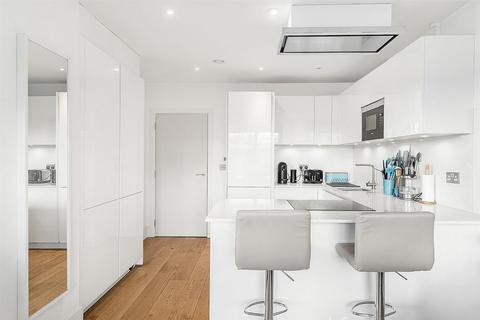 2 bedroom flat to rent, Brixton Water Lane, SW2