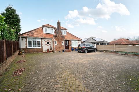 3 bedroom detached bungalow for sale, Watford Road, St. Albans
