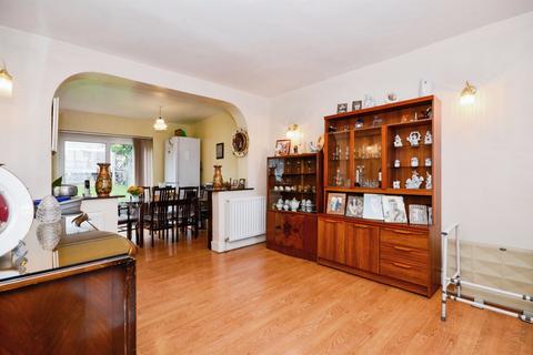 3 bedroom terraced house for sale, Whitton Avenue East, Greenford